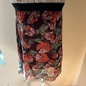 Lularoe Lola floral skirt Nwt medium